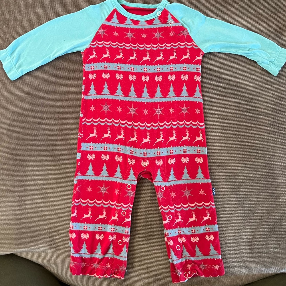 Christmas Kickee Pants onsie 0-3months